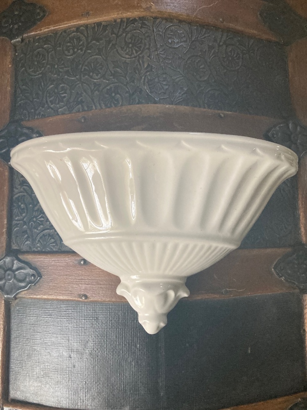 Wall Pocket White Ceramic Wall Sconce